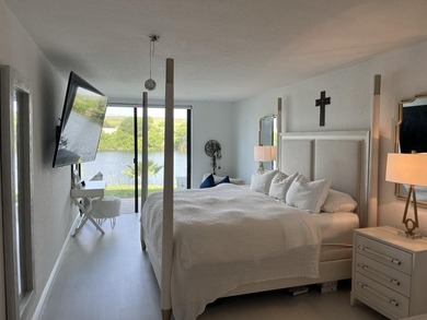 Rare opportunity to own one of the most desirable waterfront - photo 9