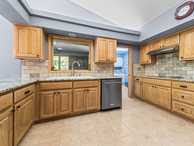Updated and filled with light! One-level home on a private - photo 17