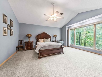 Updated and filled with light! One-level home on a private - photo 26