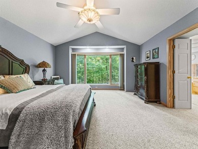 Updated and filled with light! One-level home on a private - photo 27