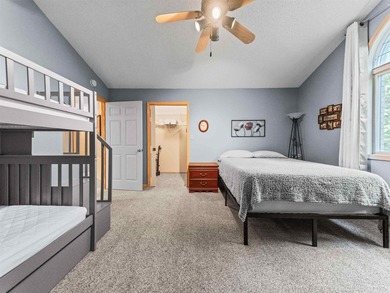Updated and filled with light! One-level home on a private - photo 33