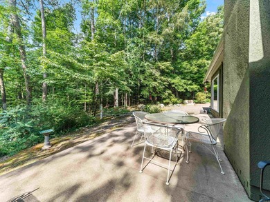 Updated and filled with light! One-level home on a private - photo 40