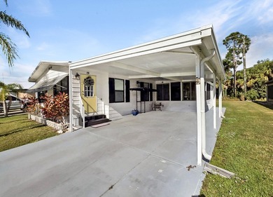 Welcome to Spanish Lakes, a popular 55+ community in Vero Beach - photo 3