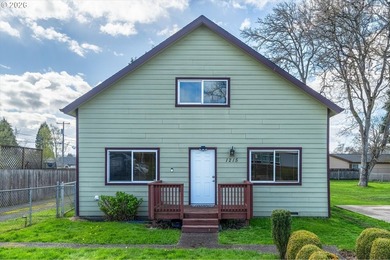 MOTIVATED SELLER - Wonderful 4 bedroom 2 full bathroom updated - photo 2