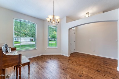 Welcome to this beautifully maintained family home featuring 3 - photo 7