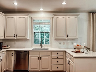 Welcome home to this newly updated, all-brick designer residence - photo 16