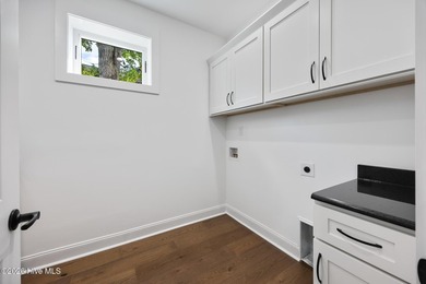 Welcome to an extraordinary new construction waterfront home - photo 25