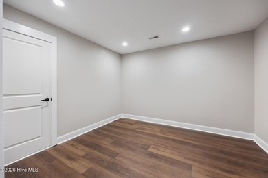 Welcome to an extraordinary new construction waterfront home - photo 30