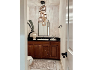 Welcome home to this newly updated, all-brick designer residence - photo 31