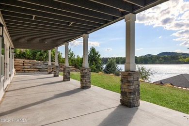 Welcome to an extraordinary new construction waterfront home - photo 41
