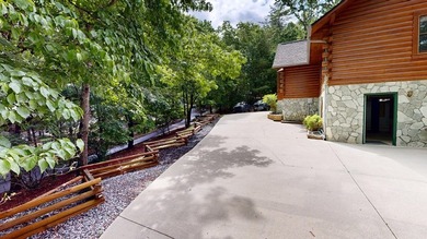 Meticulously maintained log cabin located in River Ridge estates - photo 8