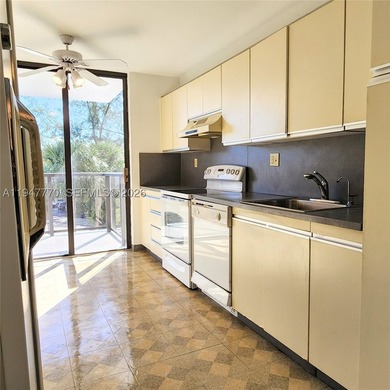 Bring your imagination to transform this spacious, sun-filled - photo 4