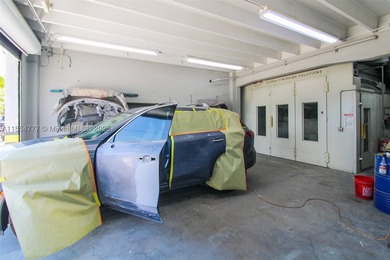 High-End Auto Body Shop & Prime Real Estate - For Sale in - photo 14