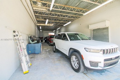High-End Auto Body Shop & Prime Real Estate - For Sale in - photo 17