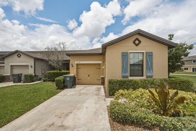 Welcome to this spacious 4-bedroom, 2-bathroom townhome built in - photo 4