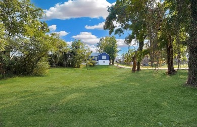 This charming home is loaded with character! Lovely tile front - photo 26