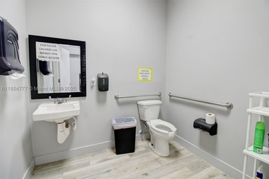 High-End Auto Body Shop & Prime Real Estate - For Sale in - photo 29
