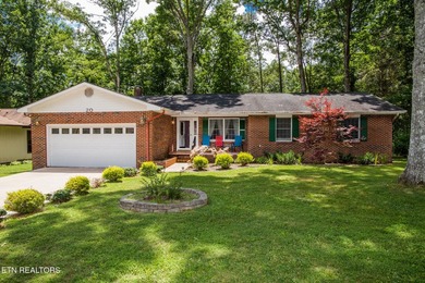 ALL BRICK HOME! Situated on a quiet cul-de-sac street with - photo 1