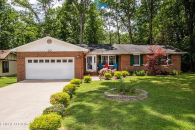 ALL BRICK HOME! Situated on a quiet cul-de-sac street with - photo 2
