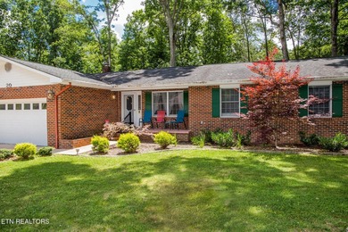 ALL BRICK HOME! Situated on a quiet cul-de-sac street with - photo 3