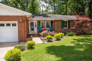 ALL BRICK HOME! Situated on a quiet cul-de-sac street with - photo 4