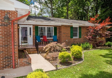 ALL BRICK HOME! Situated on a quiet cul-de-sac street with - photo 5