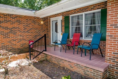 ALL BRICK HOME! Situated on a quiet cul-de-sac street with - photo 7