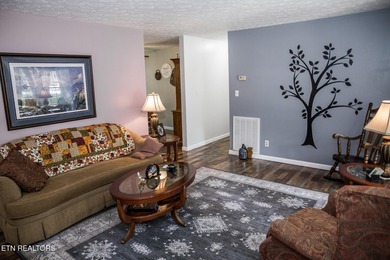 ALL BRICK HOME! Situated on a quiet cul-de-sac street with - photo 8