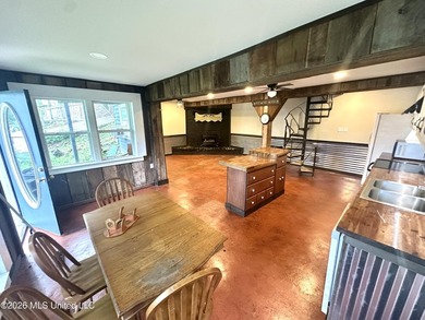 Welcome to the Lake! New listing right on the water perfect for - photo 5