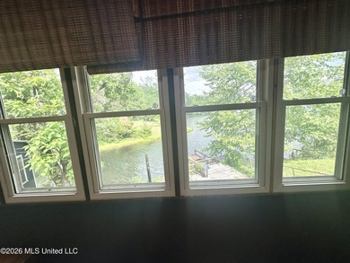 Welcome to the Lake! New listing right on the water perfect for - photo 10