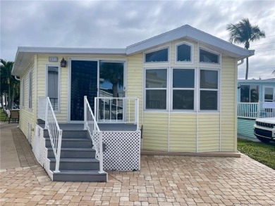 (private lake, pond, creek) Home For Sale in Jensen Beach Florida