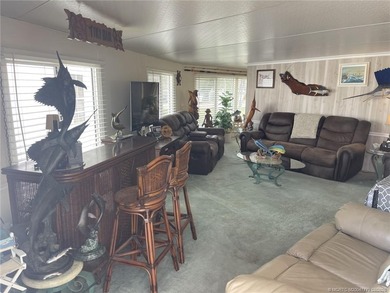 Welcome to Paradise !! This 2-bedroom, 1.5-bath, Beach themed - photo 5