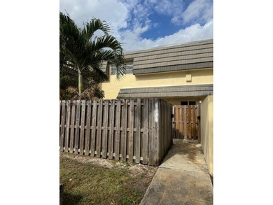 Kendale Lakes Area Condo For Sale in Miami Florida