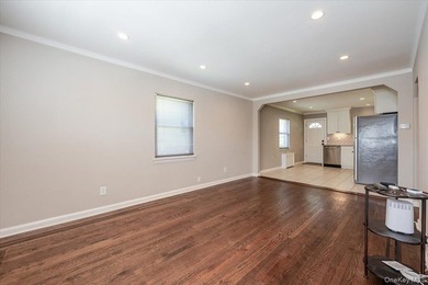 Welcome to 812 Swinton Ave, Bronx NY 10465! This tastefully - photo 11