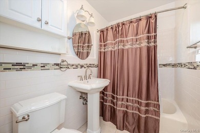 Welcome to 812 Swinton Ave, Bronx NY 10465! This tastefully - photo 17