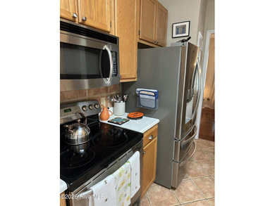 Welcome home! This cozy 3 bedroom, 2.5 baths had been loved by - photo 22