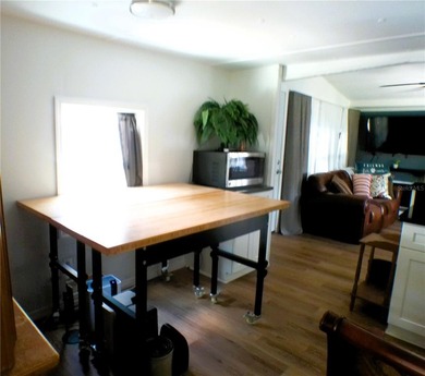 This updated, 2-bedroom, 1.5-bath mobile home, built in 1973 - photo 25
