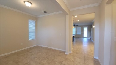 Winter Garden - Rare, immaculate end-unit townhome in highly - photo 4