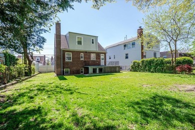 Welcome to 812 Swinton Ave, Bronx NY 10465! This tastefully - photo 41
