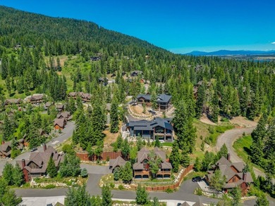 Welcome to 14 Golden Bench Court, where mountain elegance meets - photo 49