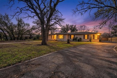 Lake Worth Home For Sale in Lakeside Texas