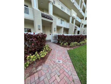 Lake Condo For Sale in Doral, Florida