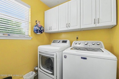 Move in ready, meticulously kept home located just minutes from - photo 20