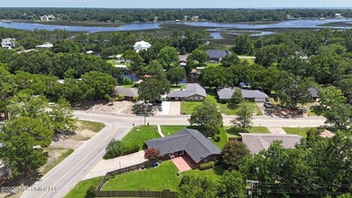 Move in ready, meticulously kept home located just minutes from - photo 31