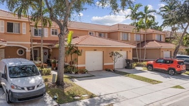 Welcome to this tastefully updated townhome offering comfort - photo 34