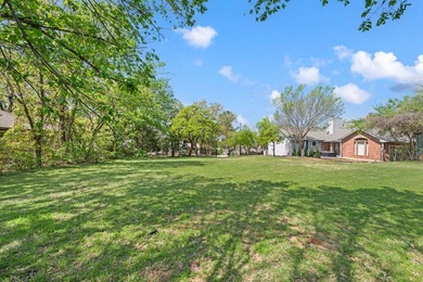Set beneath a canopy of mature trees, there is an ease to this - photo 35