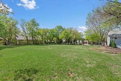 Set beneath a canopy of mature trees, there is an ease to this - photo 36