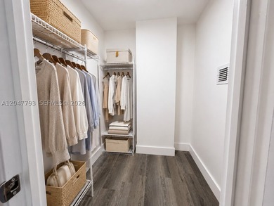 Beautifully Updated 1 Bed / 1.5 Bath Apartment in Aventura - photo 10