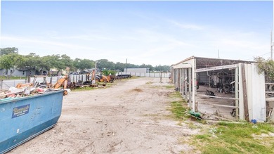 MARKET STREET LOCATION| ALMOST 2 ACRES | OFFICE | TWO RESTROOMS - photo 5