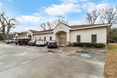 Flex space with multiple offices, break room, 2 restrooms and - photo 1